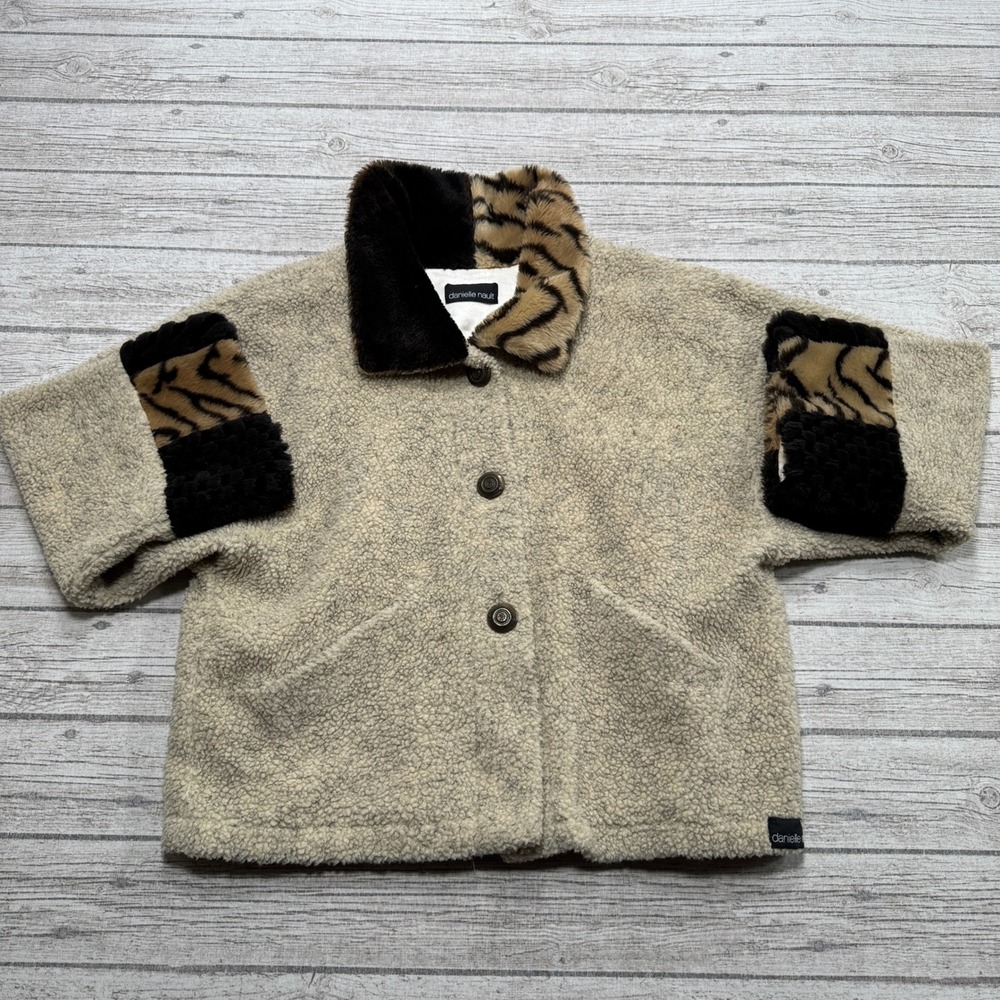 Danielle Nault Jacket Womens One Size Beige Faux Fur Trim Sherpa Boxy Fit Canada